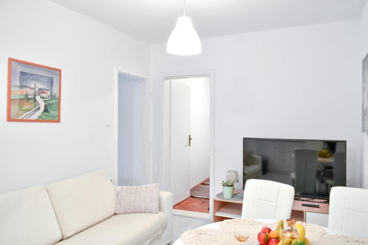 Апартаменты Apartman Karmen Каштела Экстерьер фото